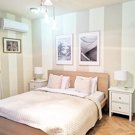 Bellevue Apartment With Ac & Heating & Terrace Budapest Bagian luar foto