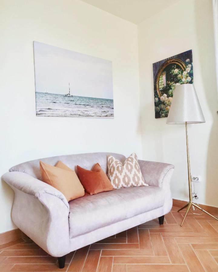 Bellevue Apartment With Ac & Heating & Terrace Budapest Bagian luar foto