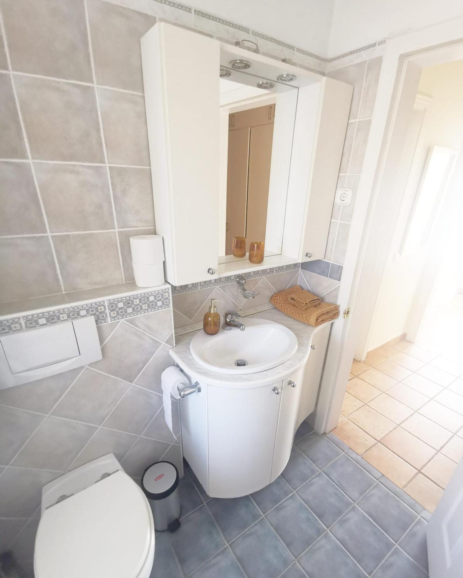 Bellevue Apartment With Ac & Heating & Terrace Budapest Bagian luar foto